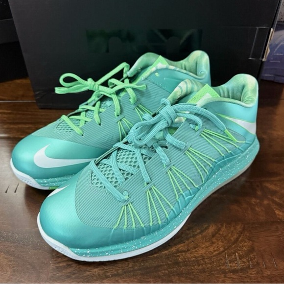 Size 10 - Nike Air Max LeBron 10 Low Easter 2013. - Picture 3 of 8